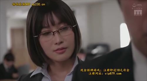 『巨乳』技術ニックが凄すぎて骨ヌキにされてしまった…翌日、会社で不敵に笑う藤森部長、部下のすぐ近くで辱められるがドMの俺にはたまらく気持ち！