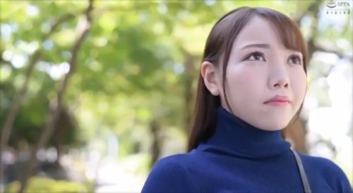 『巨乳』完全着衣で汗だくファック、雄のチ〇ポ欲しがる淫乱痴女の乳首舐め技術にフル勃起、くびれたウエストにデカい尻、目の前に飛び出す巨乳痴女！