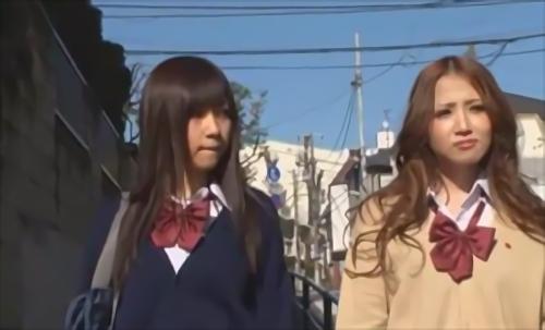 『友田彩也香』バスで、廃工場で…美尻を撫で回され、美乳を揉みしだかれ…思春期のセンシブルな身体はリアクションしてしまい、濡れた膣内にゴクブト男性！