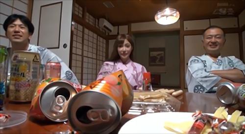 『巨乳』男性社員のチンポをベロベロ舐めながら記録用カメラに向かってスマイルでピース、グチョ濡れ泥〇性器に肉棒挿入されて平常心ブッ飛ばしてガ！