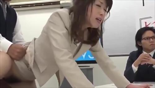 『美人』前作が好評を博し、早くも関係のもの化が確立！少子化問題を解決するため、乱暴合法化政策がとられた！女性は男性を選べず、子作りのためな！