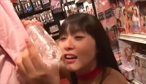 『巨乳』しかし、世の中はそんなに甘くない、いきなり「好きなことやれ」と言われ、全部やらされる、コンドームの新商品のキャンペーンで、素人を逆！