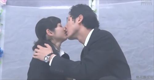 『OL』会社で毎日顔を合わせる仕事のパートナーだからこそ燃え上がる誰にも言えない秘密の生中出しファックを大公開。8本番のディープス20周年！