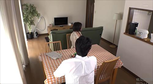 受験しないわけにはいかない、家庭教師が近づいてくると勃起せずにはいられなくなり、我慢しきれずに性的な要求をすると・・・、自分の胸で勃起したことに責任を感じ！
