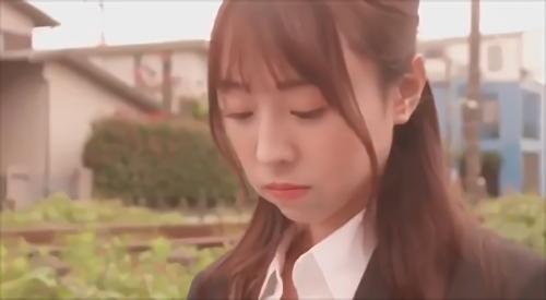 『家庭教師』甘くて深い大人のベロ接吻で焦らされパイ圧で高ぶらせ勉強の妨げになる邪念汁を100パーセントリラックス、情欲的くて小悪魔な秘密授業で！
