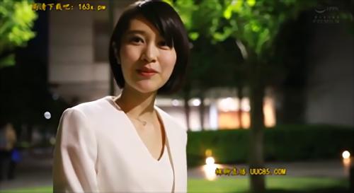 『美乳』男優のチンポでヘロヘロになってイキまくる、人生初の3Pと大量顔射も体験、清楚だけど気持ちイイことが好き、を両立するピュアお姉さんが！