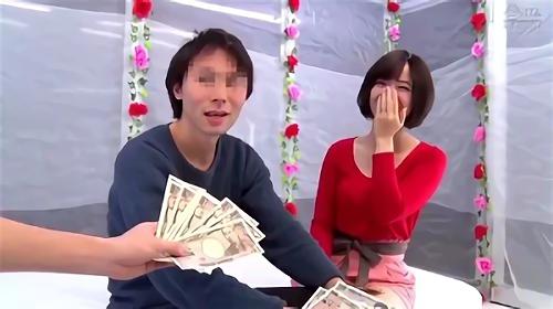『ファック』密室で2人っきりになり戸惑い恥じらう奥様も濃厚ディープ接吻しているうちに男女の友情は完全破滅、唾液まみれになりながら何度も舌を絡ま！