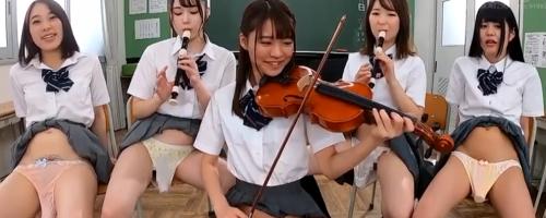 【東條なつ 白川ゆず 本田さとみ】なんだこれは・・・学校の部活でガニ股で立ちJKイキまく!!!