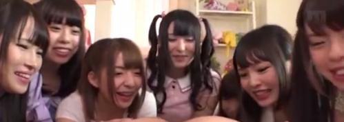 【超ハーレム】右も左も前後ろも女ばかり！？幸せハーレムでたったのぼく1人でスーパー入れ喰い状態！！【超ハーレム】