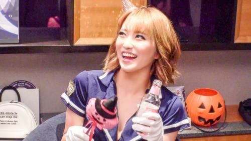 【ハロウィンナンパ】激エロ美巨乳コスプレギャルハメ撮り「出ちゃうってばぁ～！」潮吹きマ●コに激ピス！