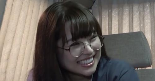 【宮沢ちはる】名古屋の女子大生を原宿でナンパ！手マンに電マで潮を吹き無毛マンコをぶっといチンコでタップリ中出し