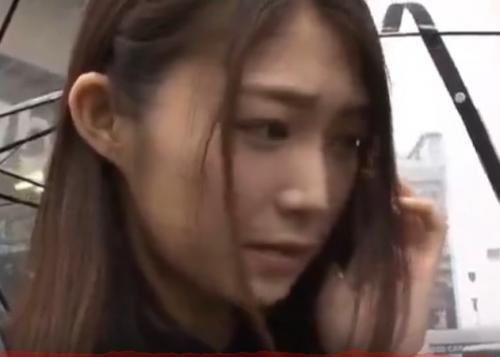 香澄はるか《痴女OLの誘惑SEX》サラリーマンの鞄にアソコを擦り付けて・・・