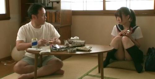 《未成年者淫行》女子校生の娘の友達に好かれてしまった父。大人チンポをぶち込んでずぼずぼ凌辱