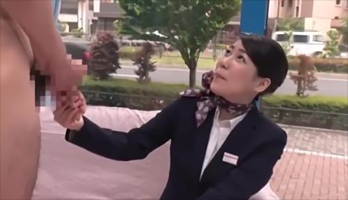 『素人』マジックミラー号に乗車してもらいました、国際線CA歴3年のちひろさん25歳、おしとやかで優しいちひろさんに素人男性もメロメロです（！