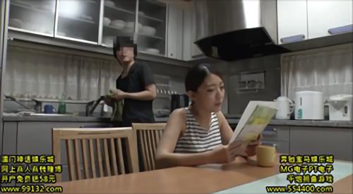 『巨乳』妻の業績が上がってきて、会社で初めて社員旅行が企画されたようだ。嫌いな同僚や後輩がいるので、妻には出席してほしくなかったのだが、「！