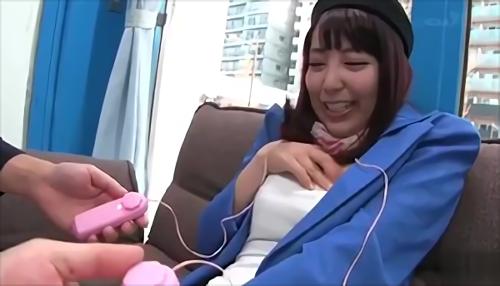 『着衣』ミラー号の中で固定バイブや濃厚なHを楽しんでもらいました、制服の乱れを気にしないほど乱れに乱れ、女の子からち○ぽを求めてくる様は、！