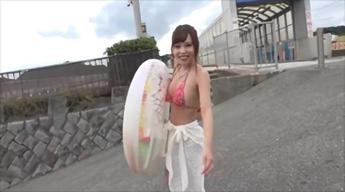 『中出し』でも巨乳、）と店外デート、移動中も海に着いてからも客で会う時よりテンションMAXでタダマンGET、到着してすぐにファック＆海で遊ん！