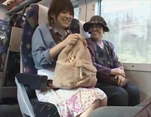 『キュート』助けを求めようとする口をふさぎ、胸を揉みしだき、股間をまさぐる、怯えている○○生にギン勃ちのチ〇ポを見せつけて、無理矢理手コキやフ！