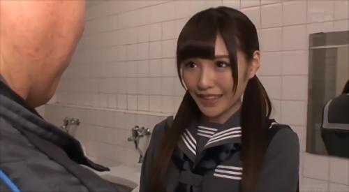 『女子高生』女子校生のパンティはお好きですか？見てはいけないと分かっていても、スカートから覗くパンティに背徳感が堪らない！無防備なパンティの誘！