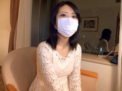 【貧乳美女×ハメ撮り】スーパーでレジ打ちをするスレンダー美女が終始マスクをしてハメ撮り激イキセックス!