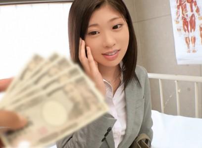 【巨乳女教師×中出し】『女教師がお金で!』校門から出てきた巨乳美人女教師に謝礼を渡すとスパイダー騎乗位から中出しできたw