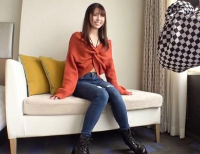 【美女×ナンパ】ナンパした百貨店勤務の清楚系お姉さんが可愛いパンティにジーンズ・ブーツを履いたまま勃起チンポを挿入される