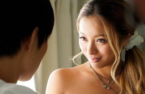 【彼女の姉×誘惑】「妹より私がイイんじゃない?」フェロモン全開巨乳ヤリマンな彼女の姉が僕を誘惑し激しいセックス!