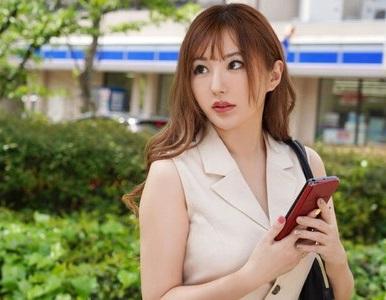 【巨乳人妻×NTR】「今日もシタいなぁ♥」出会い系でマッチした同じ会社の人妻事務員とセックス!翌日から会社内でも...