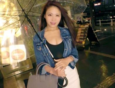 【巨乳美女】『やらしい顔にやらしい紫下着!』色気溢れる巨乳ジムのインストラクター24歳がやらしい紫下着で濃厚セックス!