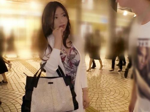 【巨乳美女×ナンパ】色気ムンムンの巨乳ギャルお姉さんをナンパし濃厚フェラから極上パイズリからの勃起チンポを挿入激ピス!