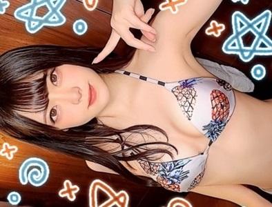 【美少女×中出し】アイドル志願の美少女20歳のパイパンマンコにおじさんチンポで中出しエッチ♡