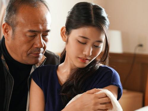 【義父×美人妻】「お義父さん...ダメです...」子供が欲しい美人主婦は夫との子作りの後に必ず義父に中出しで犯される!