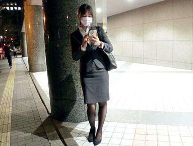 【激カワ×女教師】『スーツ＆黒パンスト＆水色Tバック!』半端なく可愛い中国語教師が男2人とオイルまみれ3P!