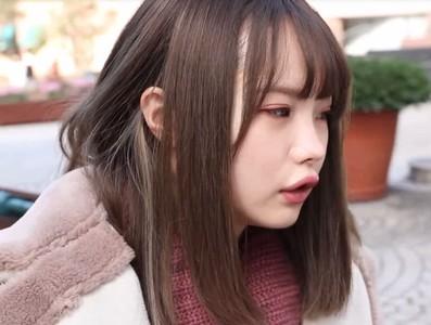 【美少女ギャル】経験数の少ないウブカワ美少女19歳がピンクの下着と透け透けセーラーコスで大人チンポで激ピスされ可愛くイク