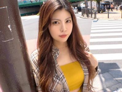【巨乳美女×ナンパ】二日酔いで歩いていたやらしいパンティを履いた巨乳美女をナンパし昼間からホテルで勃起チンポ挿入♥