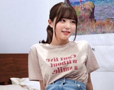 【美少女JD×盗撮】「やらしいこと考えてない?」大学内でも人気の可愛いJDを部屋に誘いエロ行為を盗撮!