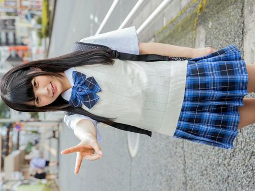 【マジックミラー号】『挿れて欲しくなっちゃった..』思春期の制服JKにセンズリを見せつけ相互オナニーから激しいセックスに