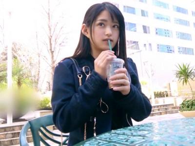 【美少女】清純SSS級の美少女専門学生が嬉しそうに勃起チンポをおしゃぶりし自ら騎乗位挿入しイキまくる!
