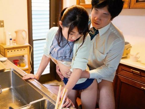 【近親相姦】「ママとシタら学校行くんだよ」大家族の通学前に美熟女奥様・ギャルママが子供達とセックス!