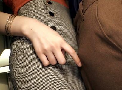【美人美容部員】「もうこんなに硬くしちゃってw」スレンダー美人の美容部員28歳がやらしい下着を履いて勃起チンポ挿入