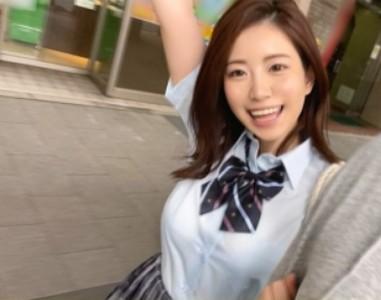 ※個人撮影！【巨乳JK】「おじさんのおちんちんおっきぃ♥」おじさん大好き巨乳JKが制服姿で反り返った勃起チンポを挿入！