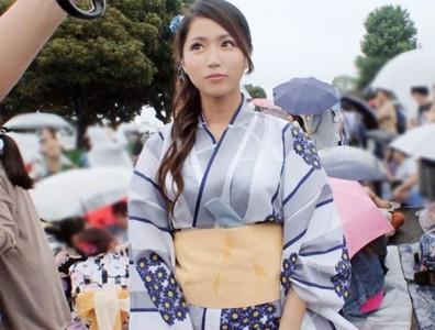 【浴衣美容部員】『こんな子がAVに!』黒のフルバックパンティがやらしい花火大会終わりの巨乳美女28歳をナンパしホテルへ♥