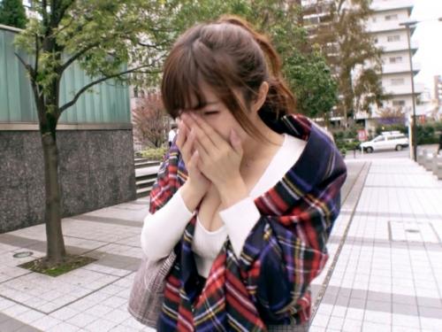 【巨乳美女】百貨店の子供服売り場で働く巨乳Fカップ美女がホテルで極太勃起チンポ濃厚フェラから極上パイズリ❤️!