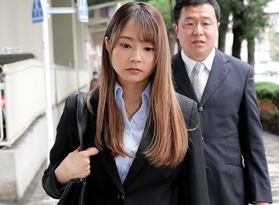 【女上司×誘惑】「ゴムなんか要らないわよｯ!」いつも厳しい女上司と出張所の相部屋でスーツ着衣でお叱り杭打ち騎乗位!