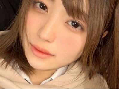 【JK×中出し】笑顔が可愛い美人JKが裸に紺のハイソと胸リボンを付けてビンビンの勃起チンポで突かれ大量中出しエッチをする