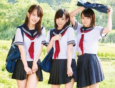 【JK×中出しレイプ】「中には出さないでーｯ!」ゲリラ豪雨で非難した先のおじさんに優しくされるが中出しで犯される制服JK