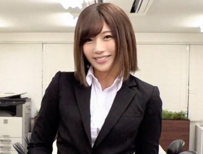 【就活女子×連続中出し】アナウンサーを目指すスーツ姿の就活女子がインターバルほぼ無しで4連発中出しを喰らう!