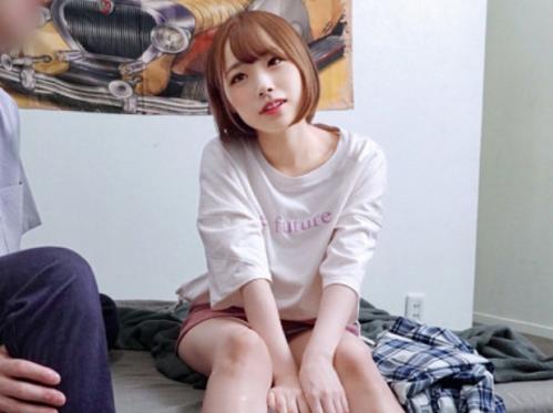 【JD×連れ込み】ショートカットが似合う大学でも人気者の明るいJDを部屋に連れ込み盗撮しそのままAV販売する男!