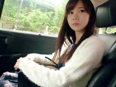 【スレンダー美女】「仕事中もムラムラしちゃいますw」関西出身のマッサージ師22歳が可愛い顔して剛毛!勃起チンポでガン突き!
