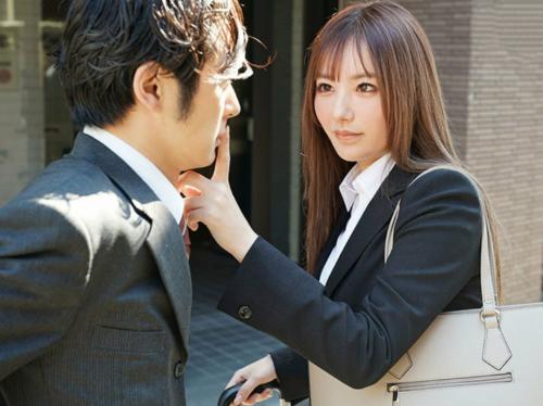 【女上司×相部屋】「童貞君なんだって?」出張先の相部屋ホテルで童貞部下をからかった巨乳上司がエッチする!